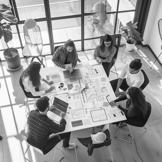 Illustration of brand strategy importance – Coca-Cola as an example of successful branding, showing that 80% of a brand’s success comes from a clear strategy.